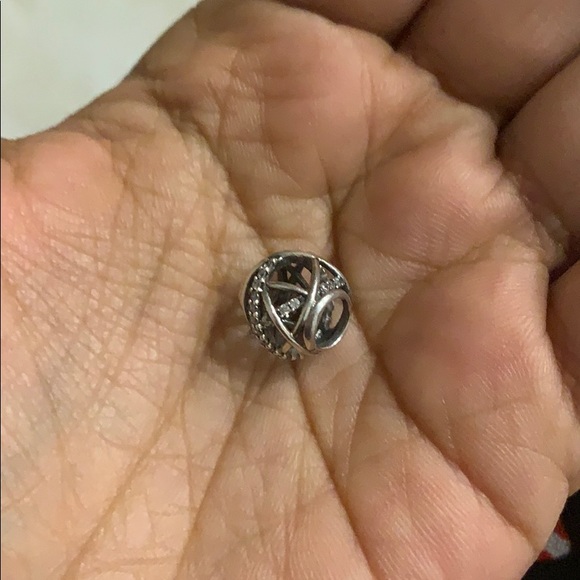 ❤️Pandora Sparkling Lines Openwork Charm - Picture 2 of 4